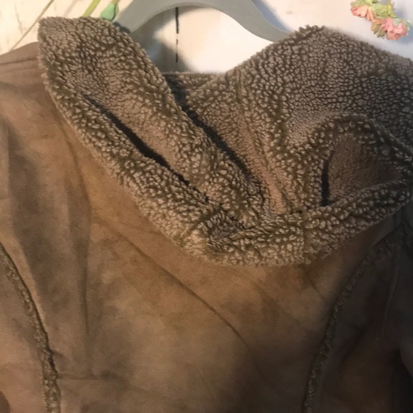 Woman’s Jacket - Picture 6 of 7